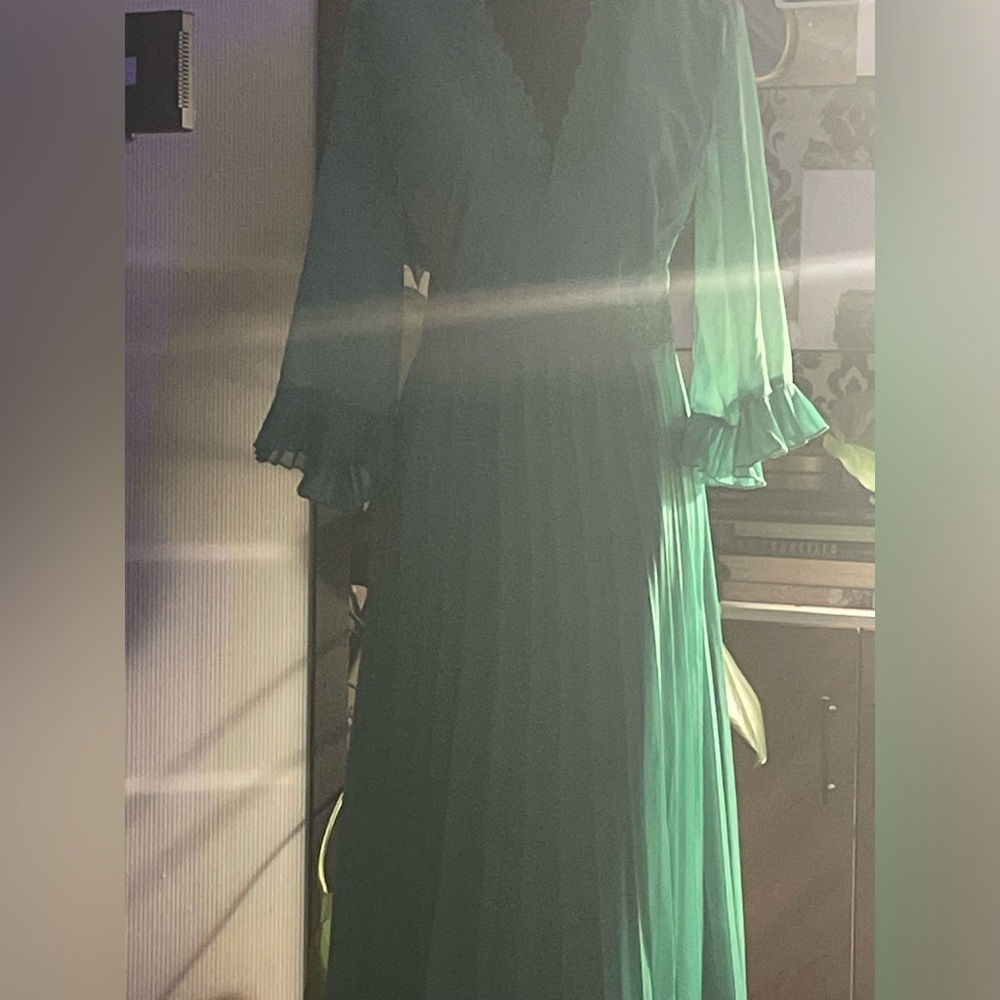 Curve Lace Trim Pleated Midi Dress - Picture 9 of 9